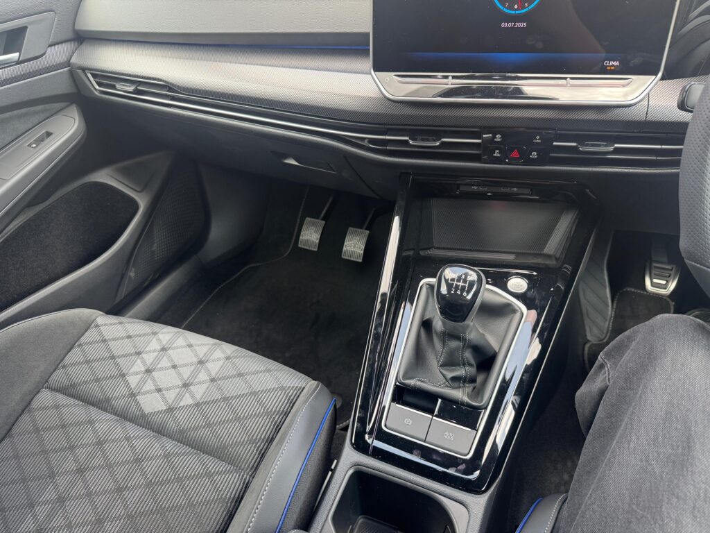 dual control pedals in volkswagen golf learner car